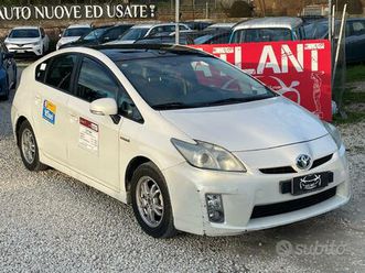 toyota prius 1.8 executive radiata per esportazion