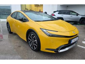 toyota prius plug in 2.0 premium, 2023 god.