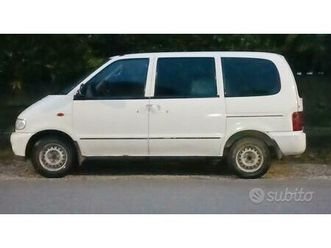 van nissan serena