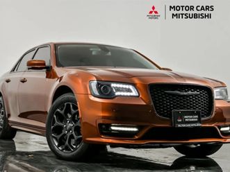 2021 chrysler 300 series touring