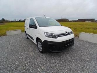 ② citroen berlingo 102ch **3places clim attelage** — camionnettes & utilitaires — 2ememain