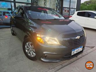 chevrolet onix 24000 km !!!