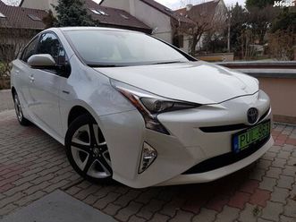 eladó toyota prius xw50, 111.000 km, 100 kw (136 le)
