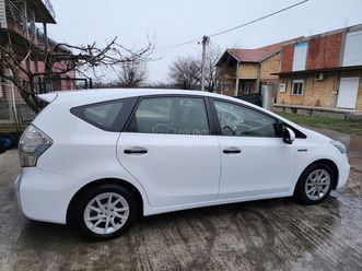 toyota prius + 1.8 hybrid