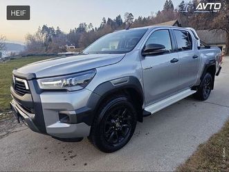 toyota hilux 2.4 d invincible 4wd aut.slo. 1.last. 88000km