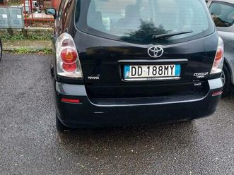 toyoto corolla verso 2.2 diesel