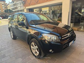 rav 4 2.2 d-4d 177cv luxury