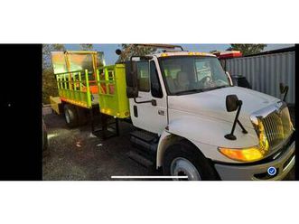 international 4300. attenuator safety truck
