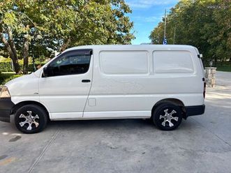 toyota hiace 2011