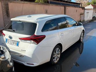 toyota auris sw