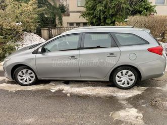 toyota auris touring sports 1.4 d-4d limited