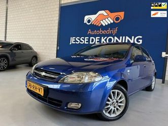 chevrolet lacetti - 1.8-16v class / 5 deurs / kleur: blauw / bj.2005 / airco / trekhaak / sportvelgen/ apk 01/