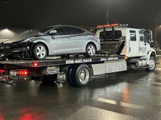 2018 international rollback tow truck