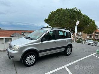 fiat panda 4x4 con gancio e carrello