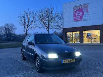 volkswagen polo 1.6 55kw aut 1995