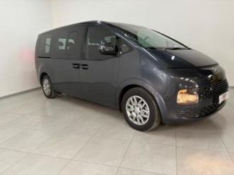 2.2d executive 9-seater