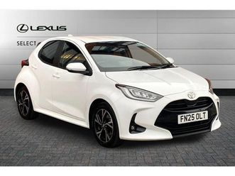 2025 toyota yaris 1.5 hybrid design 5dr cvt