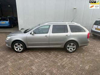 skoda octavia combi - 1.2 tsi elegance business line