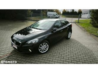 volvo v40 cross country d2 drive-e momentum