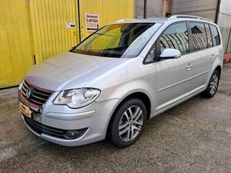 volkswagen touran 2.0 16v tdi highline 7 posti neopatentati