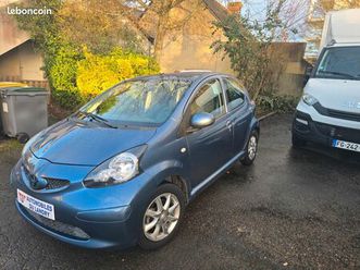 toyota aygo essence 1 er main 55000 km