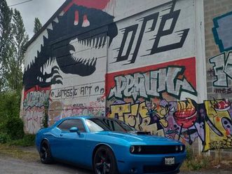 dodge challenger 5.7 v8