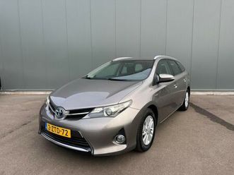 toyota auris touring sports - 1.8 hybr. aspiration camera | onderhoudsboekje