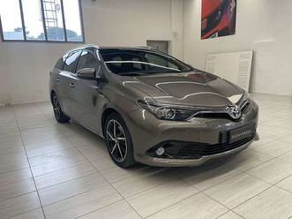 auris touring sports 1.8 hybrid black edition