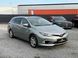 toyota auris touring sports executive