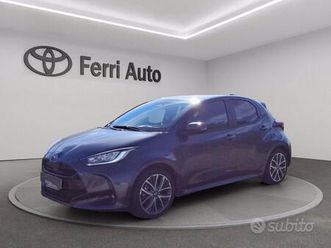 toyota yaris 1.5h 130 lounge