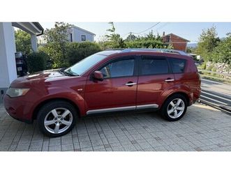mitsubishi outlander 2,0 did 4x4, 7 sjedala