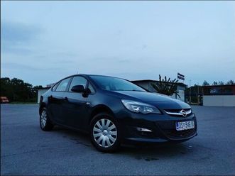 opel astra 1.6 cdti enjoy (limuzina)