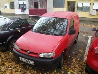 peugeot partner 1. 4 tovarni prostor s termo izolaciom, 2001 god.