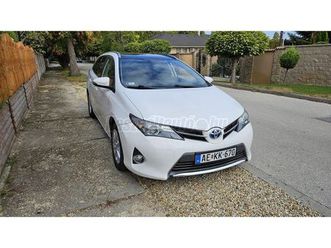 toyota auris touring sports 1.8 hsd lounge (automata)