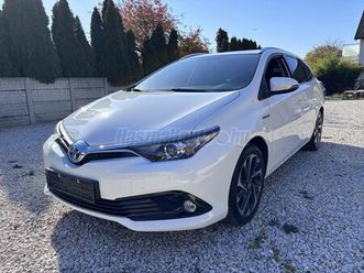 toyota auris touring sports 1.8 hsd active trend+ (automata) facelift/tempomat/bluetooth/kamera/szervízkönyv/szép állapot/nincs rozsda!!