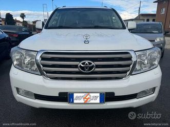 toyota land cruiser v8 4.5 d4-d 7 posti