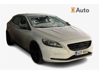 volvo v40 d2 momentum aut
