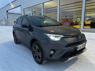 2,5 hybrid awd active - vetokoukku - lämpöpaketti - toyota huollettu - tav 12kk takuu!