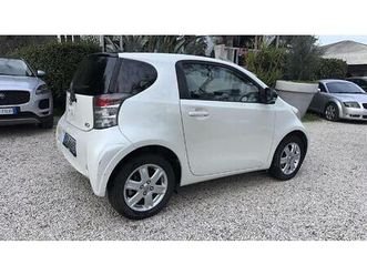 toyota iq 1.0 sol