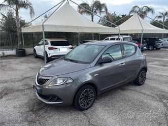 lancia ypsilon 1.0 firefly 5 porte s&s hybrid gold