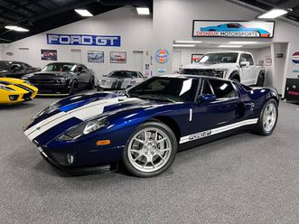 2005 ford ford gt midnight blue with white stripes