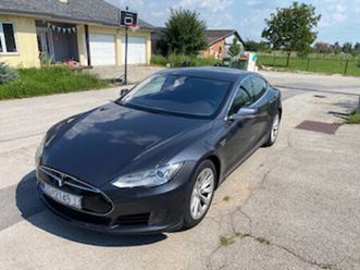 tesla s 85