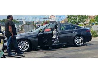 giulia 2016 2.2 t business sport launch edition 180cv auto