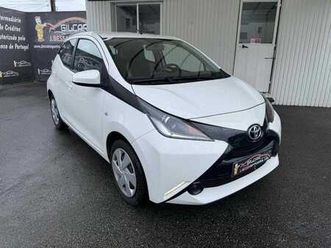 toyota aygo 1.0 x-play plus