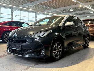 toyota yaris hybrid style | cc | led | pdc+kam