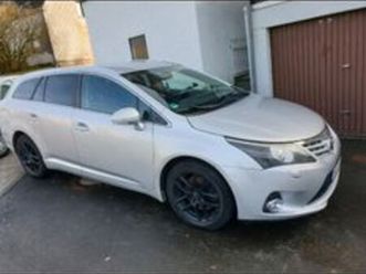 toyota avensis kombi diesel 2,2