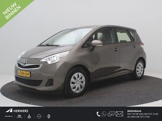 toyota verso-s 1.3 vvt-i aspiration automaat / cruise control / navigatie / achteruitrijcamera / climate control / multi functioneel stuurwiel / dealeronderhoud