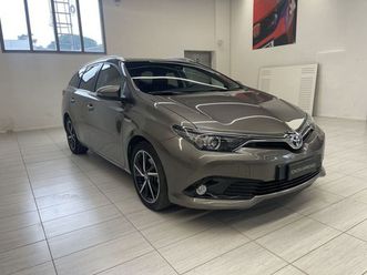 auris 2ª serie auris touring sports 1.8 hybrid black edition