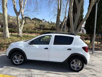 sandero 0.9 tce glp stepway essential 66kw stepway essential