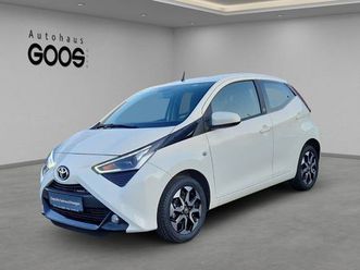 toyota aygo x-play team d apple carplay android auto mu